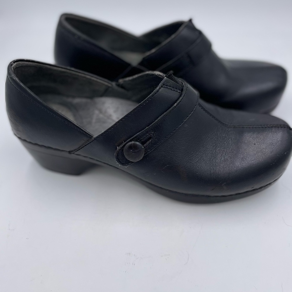 Dansko Solstice Button Strap Clogs -Sz 41/9.5 - image 1